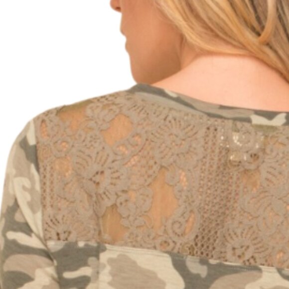 127 Live $20. Start, Hem & Thread TWIST HEM LACE CONTRAST CAMO PRINT TEE - Picture 6 of 7